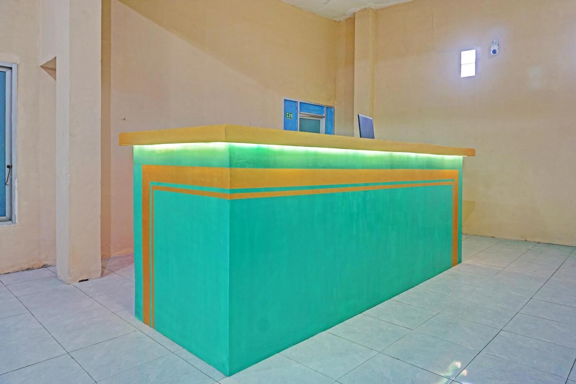 Oyo 91825 Ayu Lestari Homestay Nganjuk 外观 照片